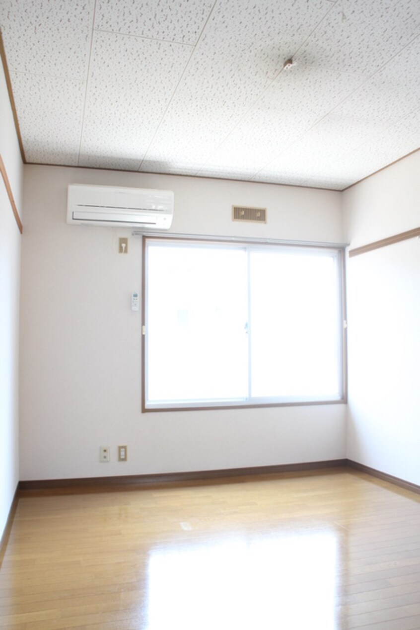 居室 ヨシカワコ－ポラス