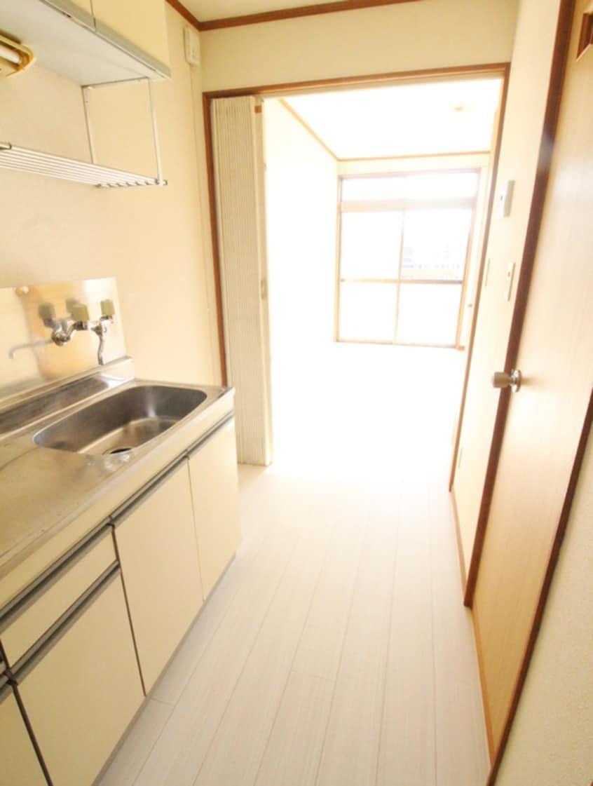 廊下 サンプラーザ日吉