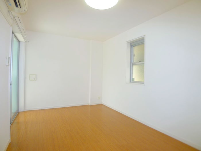 内観写真 リブリ・アイリス・エンサ－タ