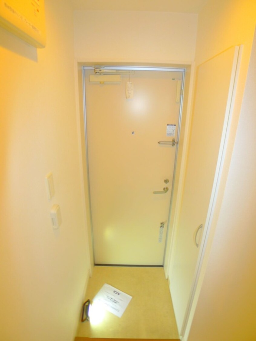 玄関 リブリ・アイリス・エンサ－タ