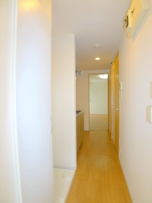 廊下 リブリ・アイリス・エンサ－タ