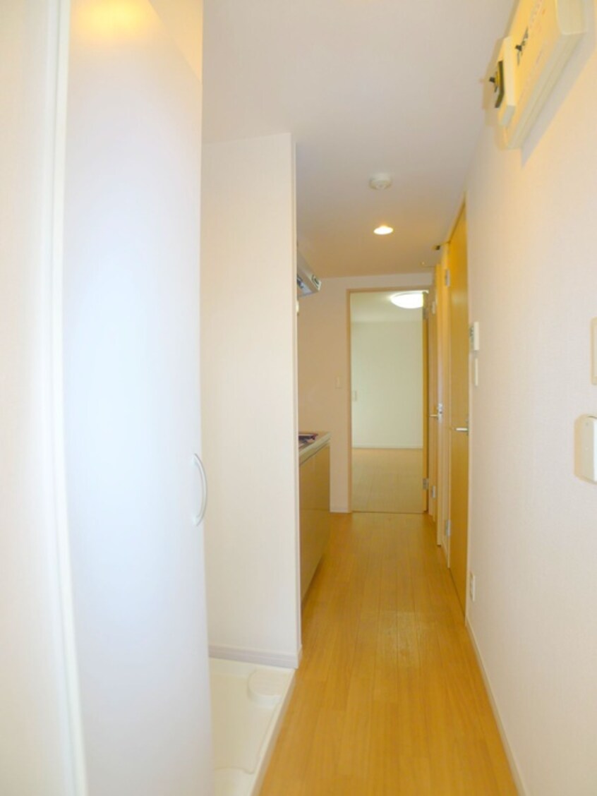 廊下 リブリ・アイリス・エンサ－タ