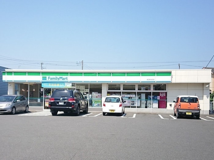 ファミリーマート南足柄沼田(コンビニ)まで350m アイリスＢ棟