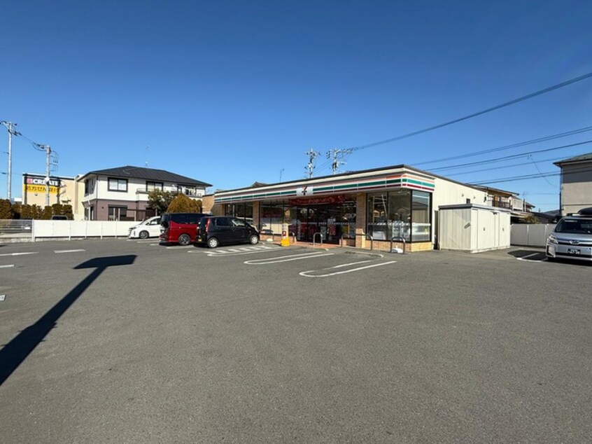 セブンイレブン飯田岡駅南店(コンビニ)まで600m アイリスＢ棟