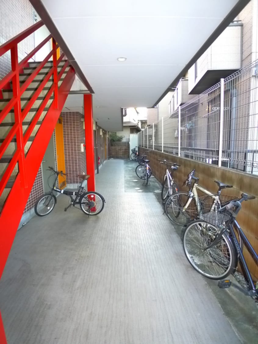 駐輪場 CASA　COLZA幕張