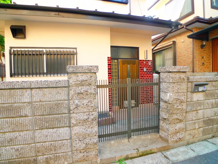 エントランス部分 上尾二ツ宮戸建