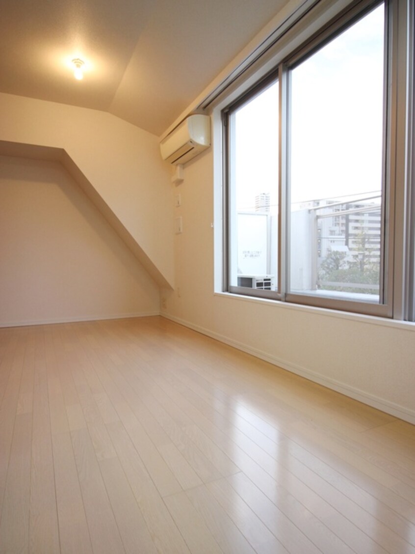 居室 コンフォリア市谷薬王寺