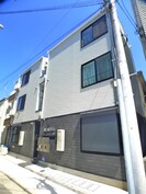 アクロスの外観