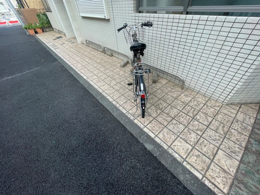 駐輪場 テラス風見鶏