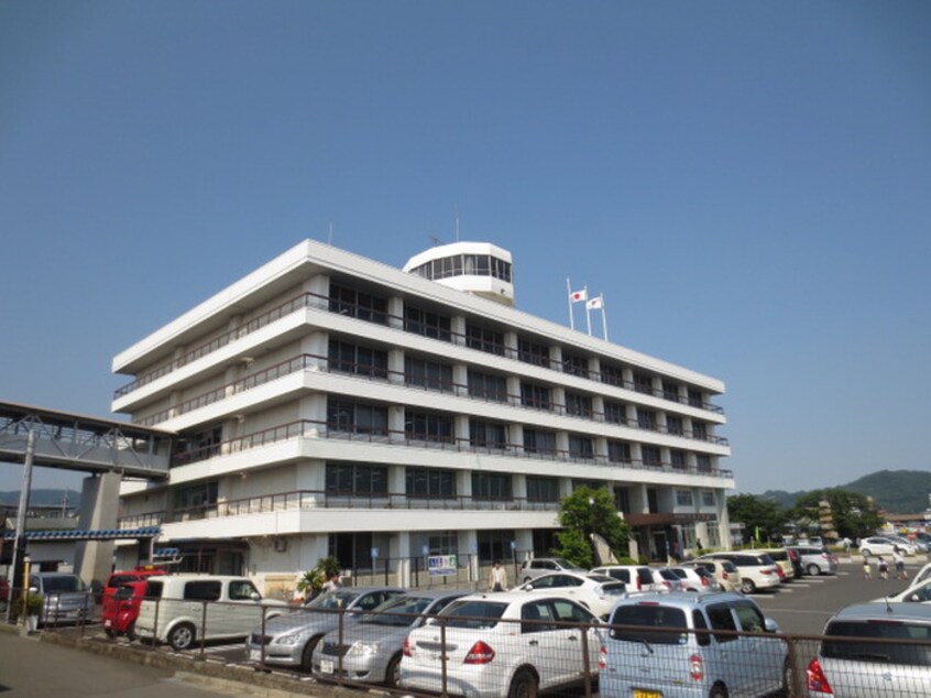 秦野市役所(役所)まで924m Ｄフラッツ