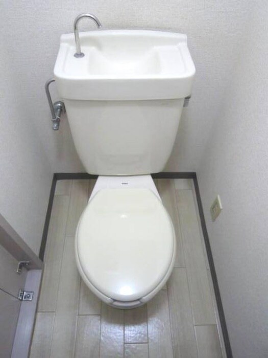 トイレ メゾン内谷