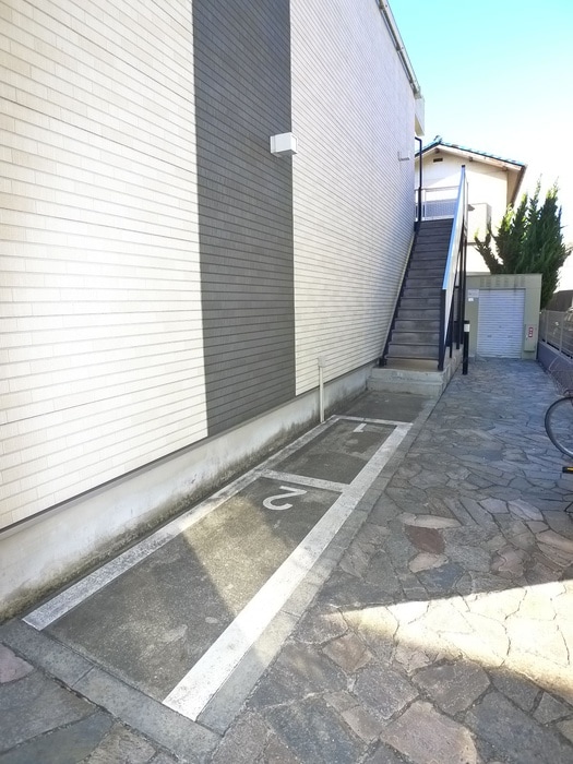 駐輪場 リブリ・ルームス弁天３