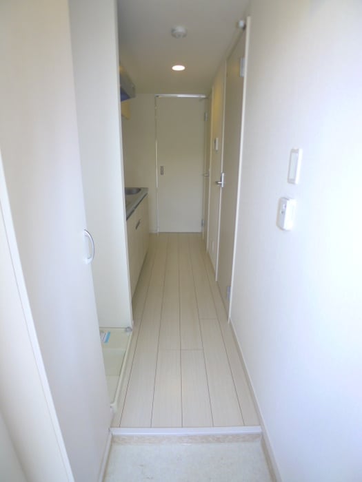 玄関 リブリ・ルームス弁天３