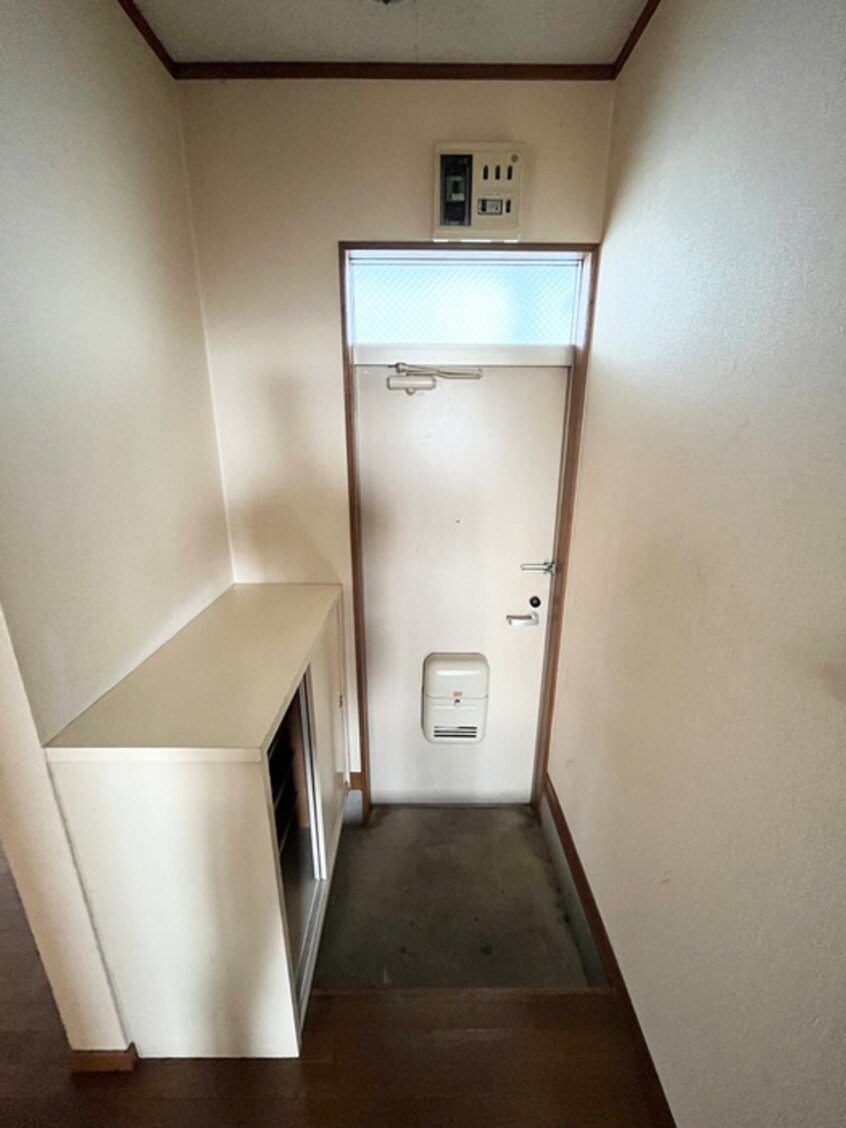 玄関 ドミール杉田