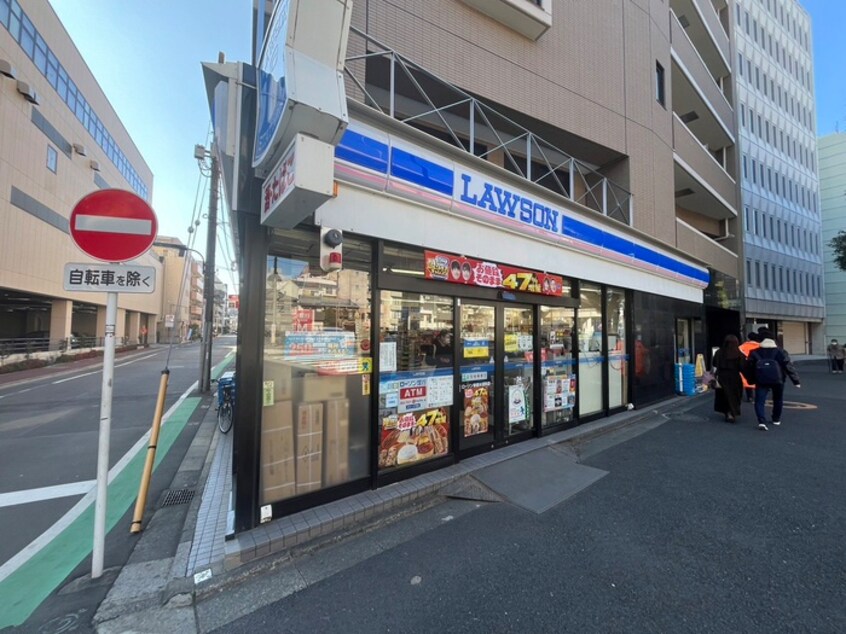 ローソン新宿水道町店(コンビニ)まで210m ユアコンフォート水道町