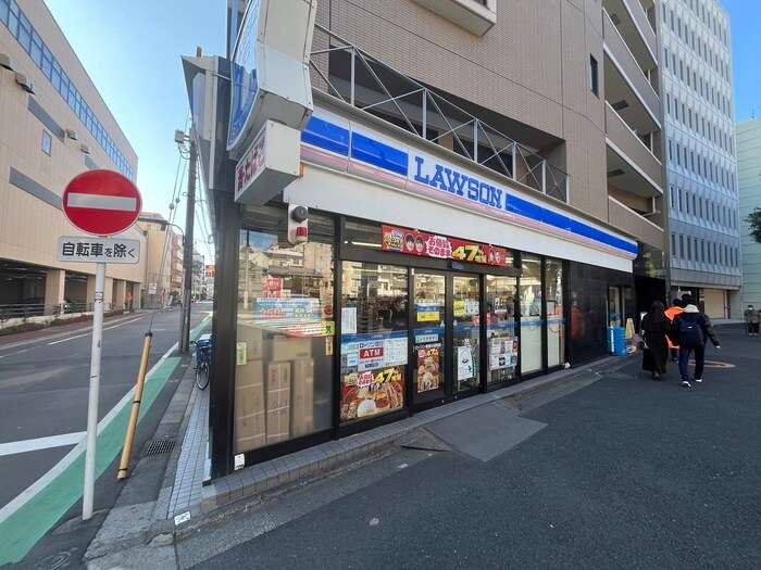 ローソン新宿水道町店(コンビニ)まで210m ユアコンフォート水道町