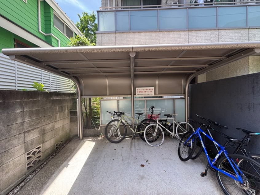 駐輪場 オアシス丘の上