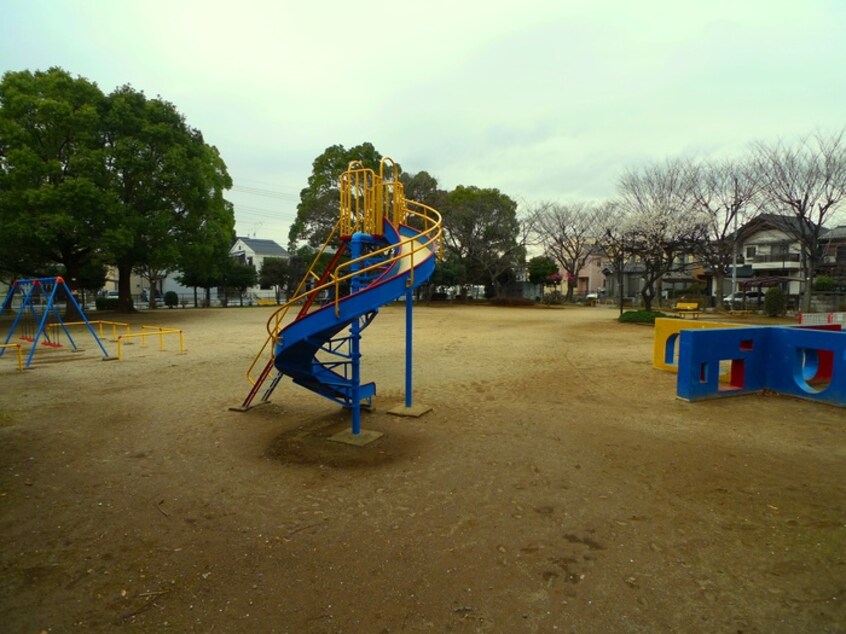 公園(公園)まで150m ケイエスハイム越谷