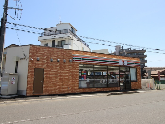 セブンイレブン相模原淵野辺駅北口店(コンビニ)まで112m ルーチェ淵野辺