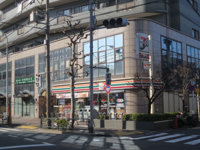 セブンイレブン(コンビニ)まで58m シエロ町屋