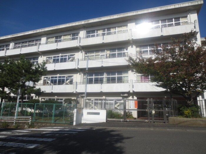 富士塚小学校(小学校)まで600m 沼井貸家東