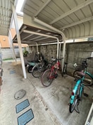 駐輪場 コーポムラサキ
