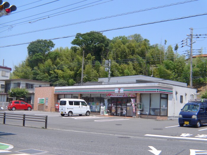 セブンイレブン(コンビニ)まで350m MELDIA西所沢Ⅲ