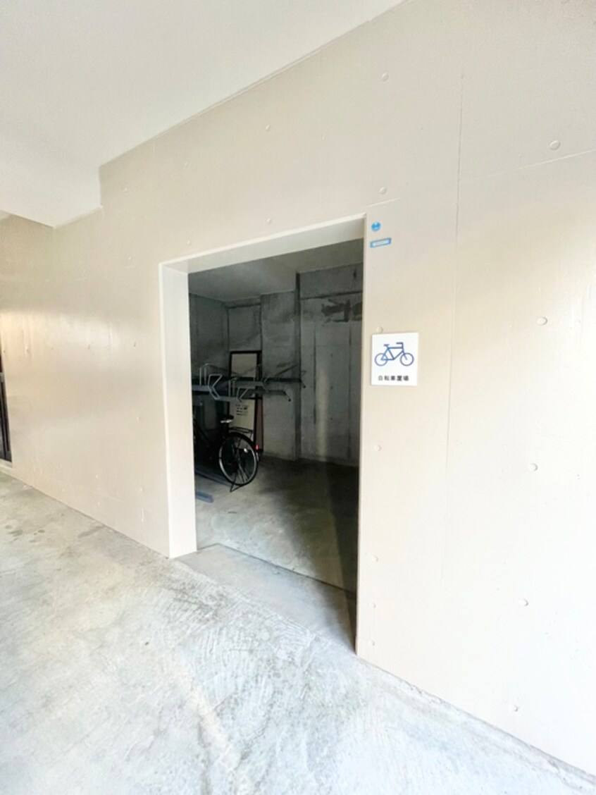 駐輪場 ジェイ・ジルＢ