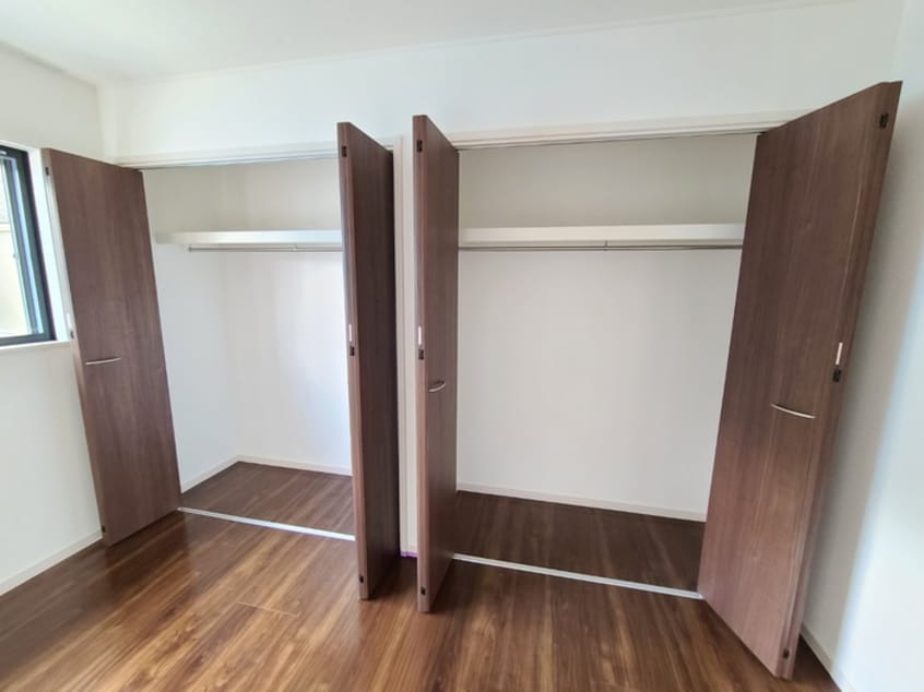 収納 栄町3丁目住宅