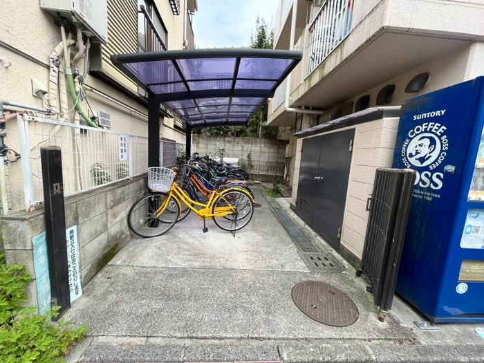 駐輪場 ブレアハウス
