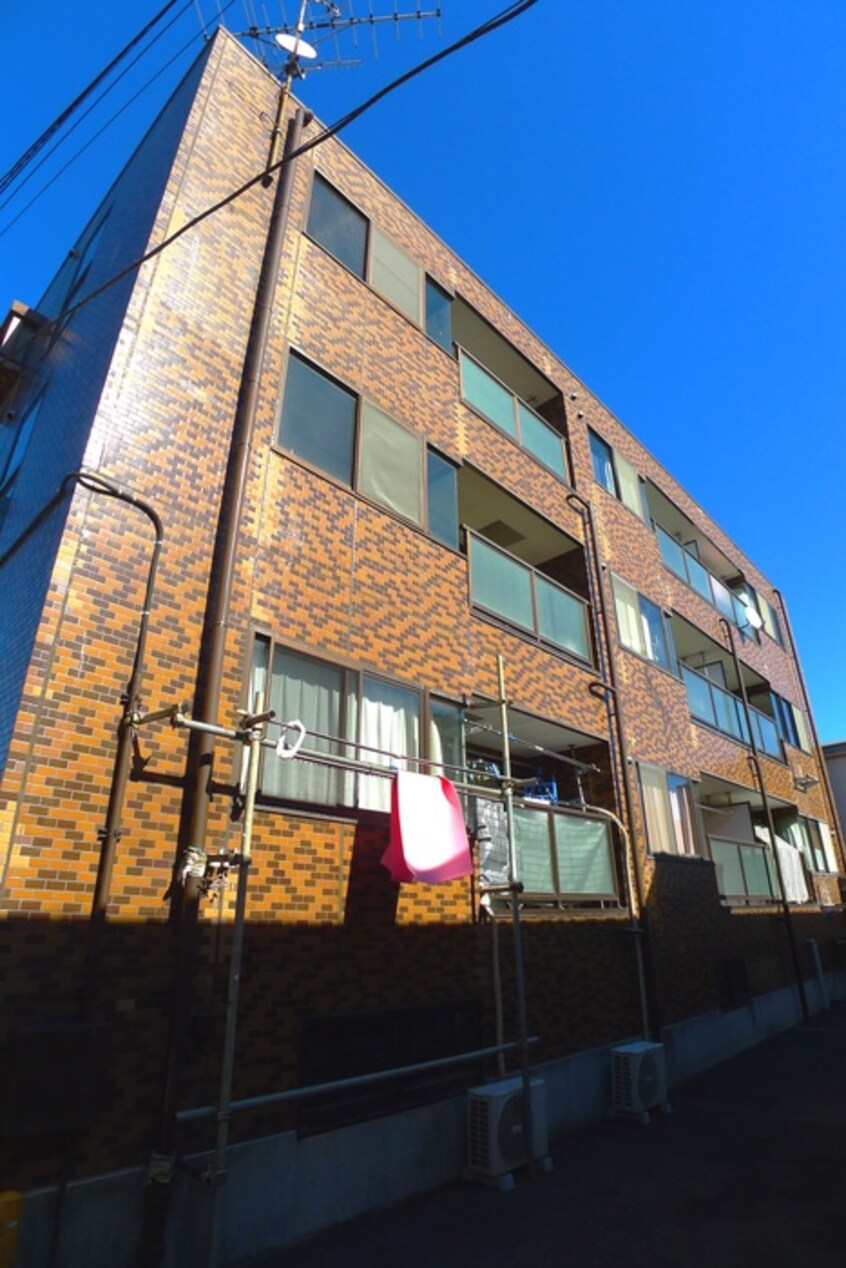 エントランス部分 ロイヤルハウス