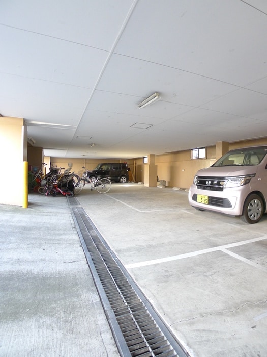 駐車場 ロイヤルハウス