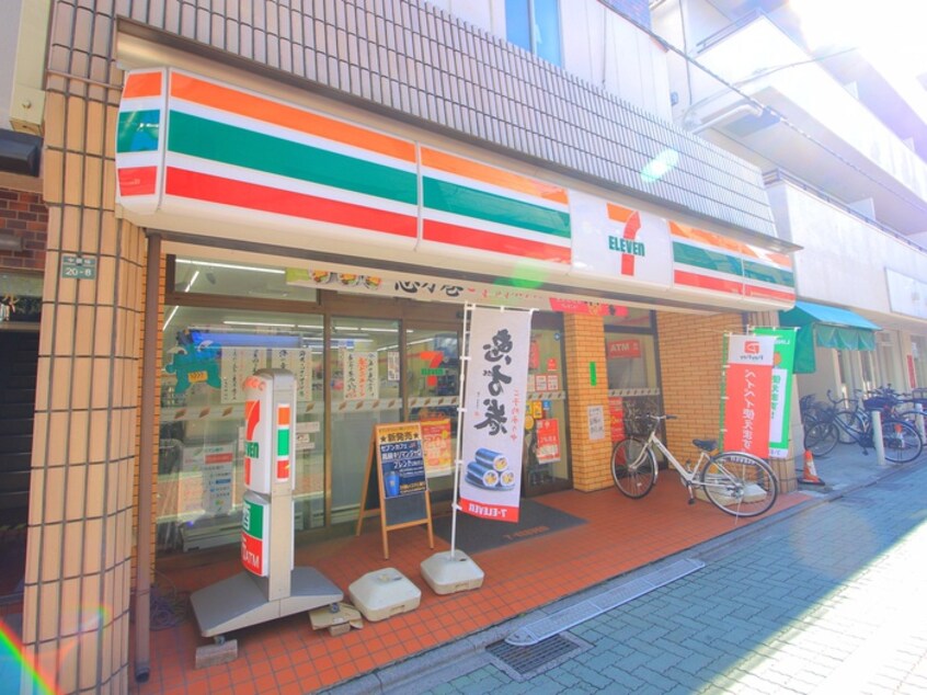 セブンイレブン中板店(コンビニ)まで150m ハイツ・フローラ