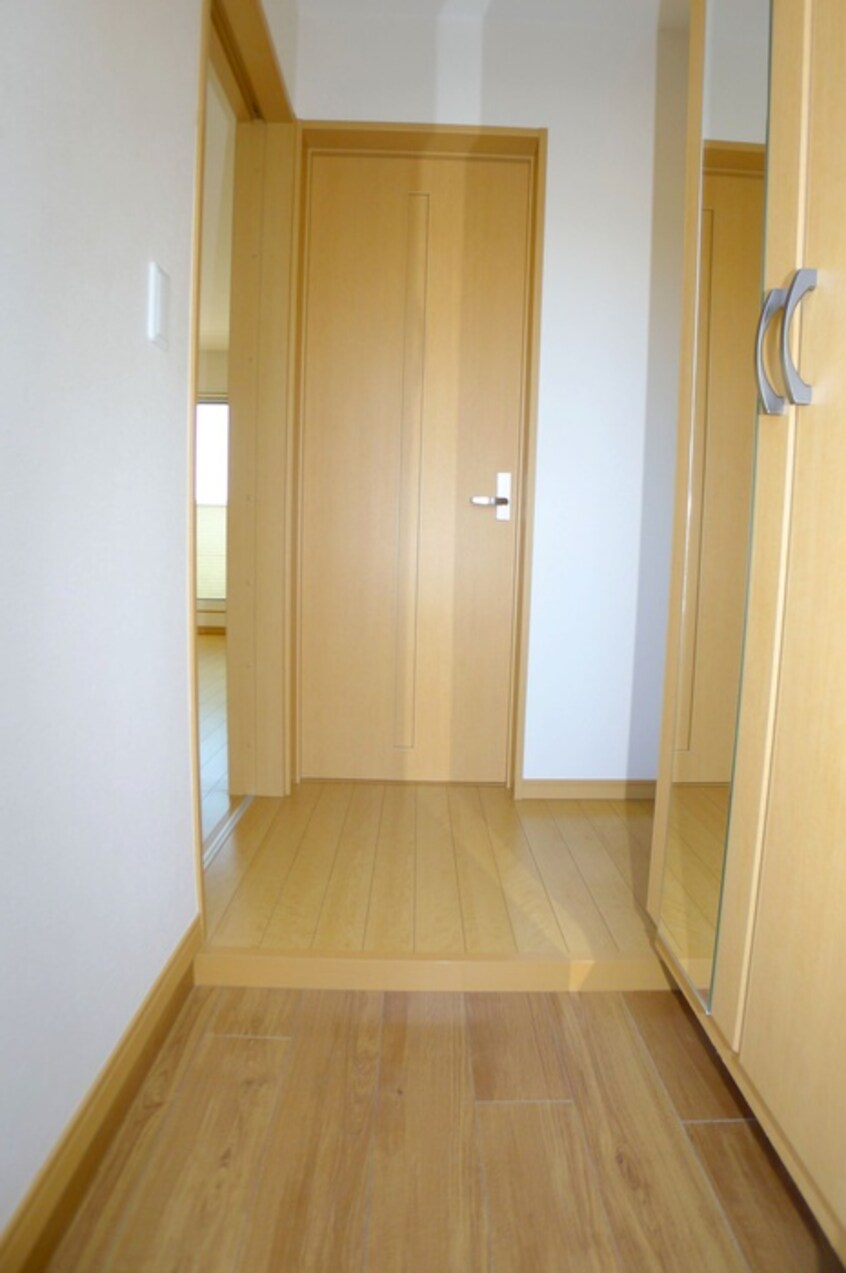 玄関 ＰＲＩＭＡＬ　ＪＵＰＩＴＥＲ