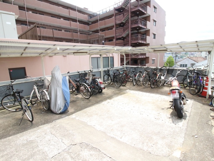 駐輪場 市ヶ尾内野ビル