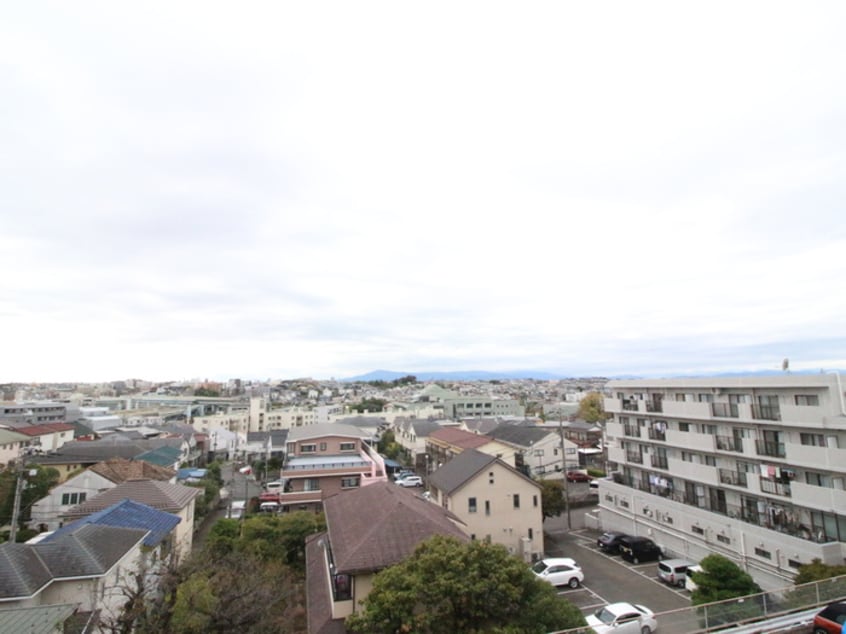 室内からの展望 市ヶ尾内野ビル