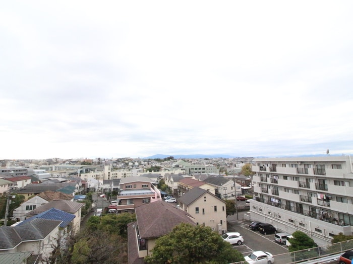 室内からの展望 市ヶ尾内野ビル