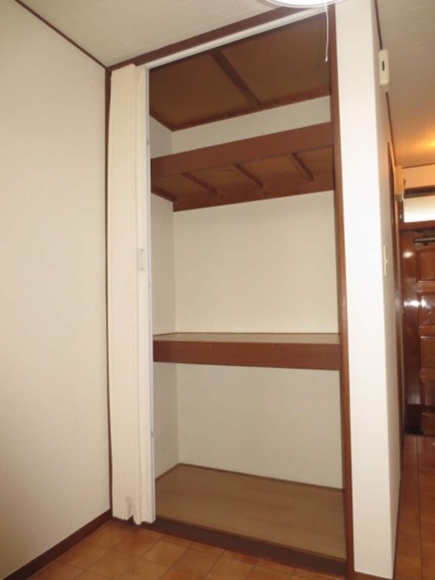 収納 サントムハイツ