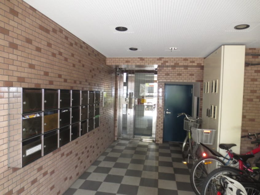 エントランス部分 アンゲネ－ムハウス