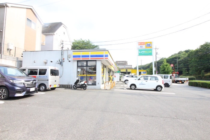 ミニストップ　多摩永山店(コンビニ)まで803m ﾍﾞﾙﾄﾋﾟｱ永山２