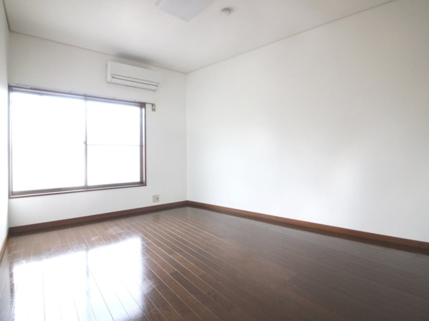 居室 エトランゼ