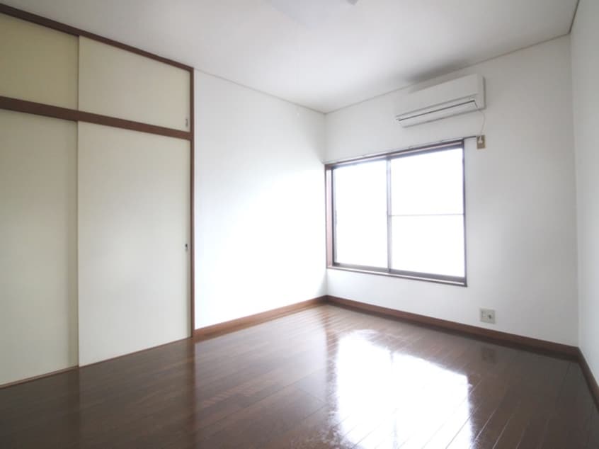 居室 エトランゼ