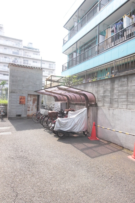 駐輪場 オオサワビル