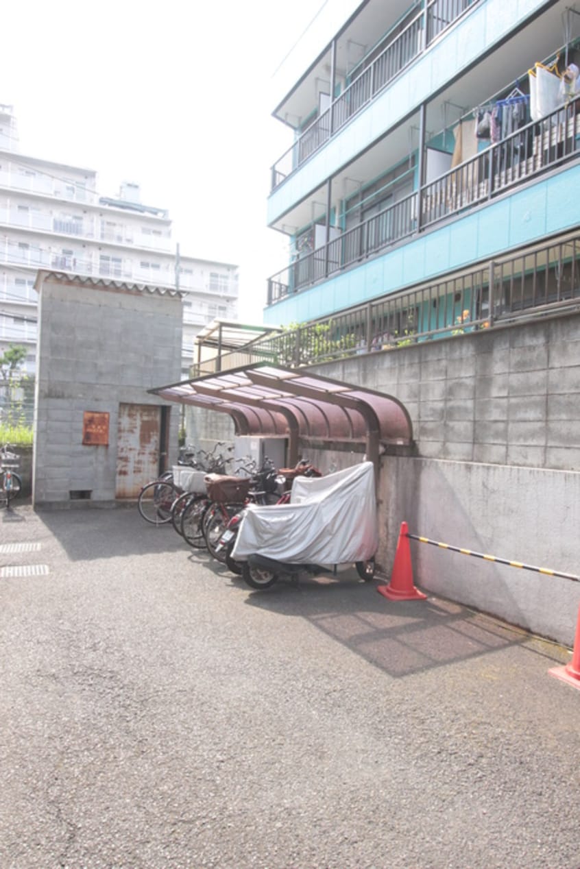 駐輪場 オオサワビル