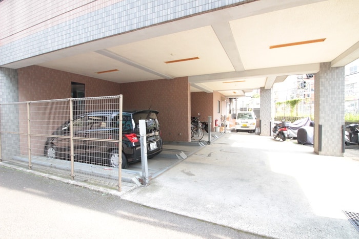 駐車場 オオサワビル