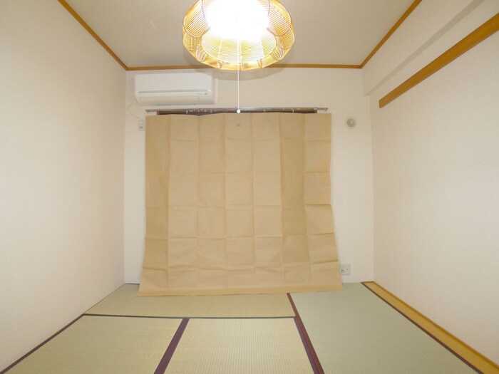 居室 サリシャン市川