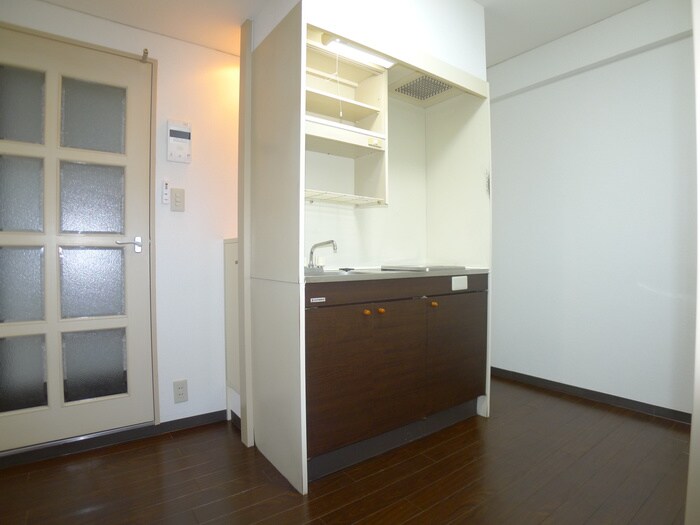 居室 サリシャン市川