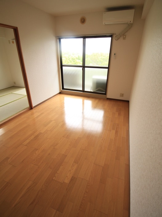 居室 サンテラス反町公園