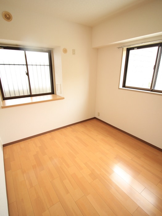 居室 サンテラス反町公園