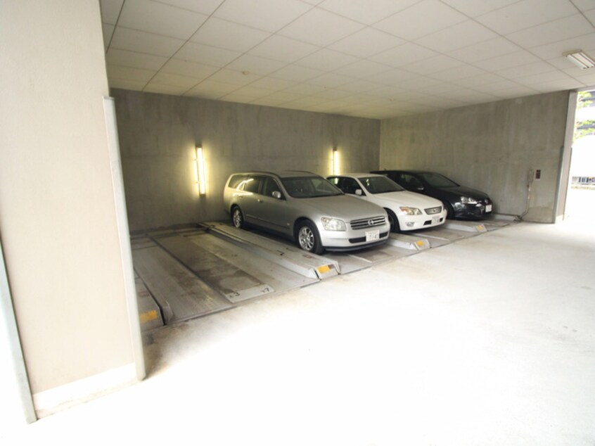 駐車場 サンテラス反町公園